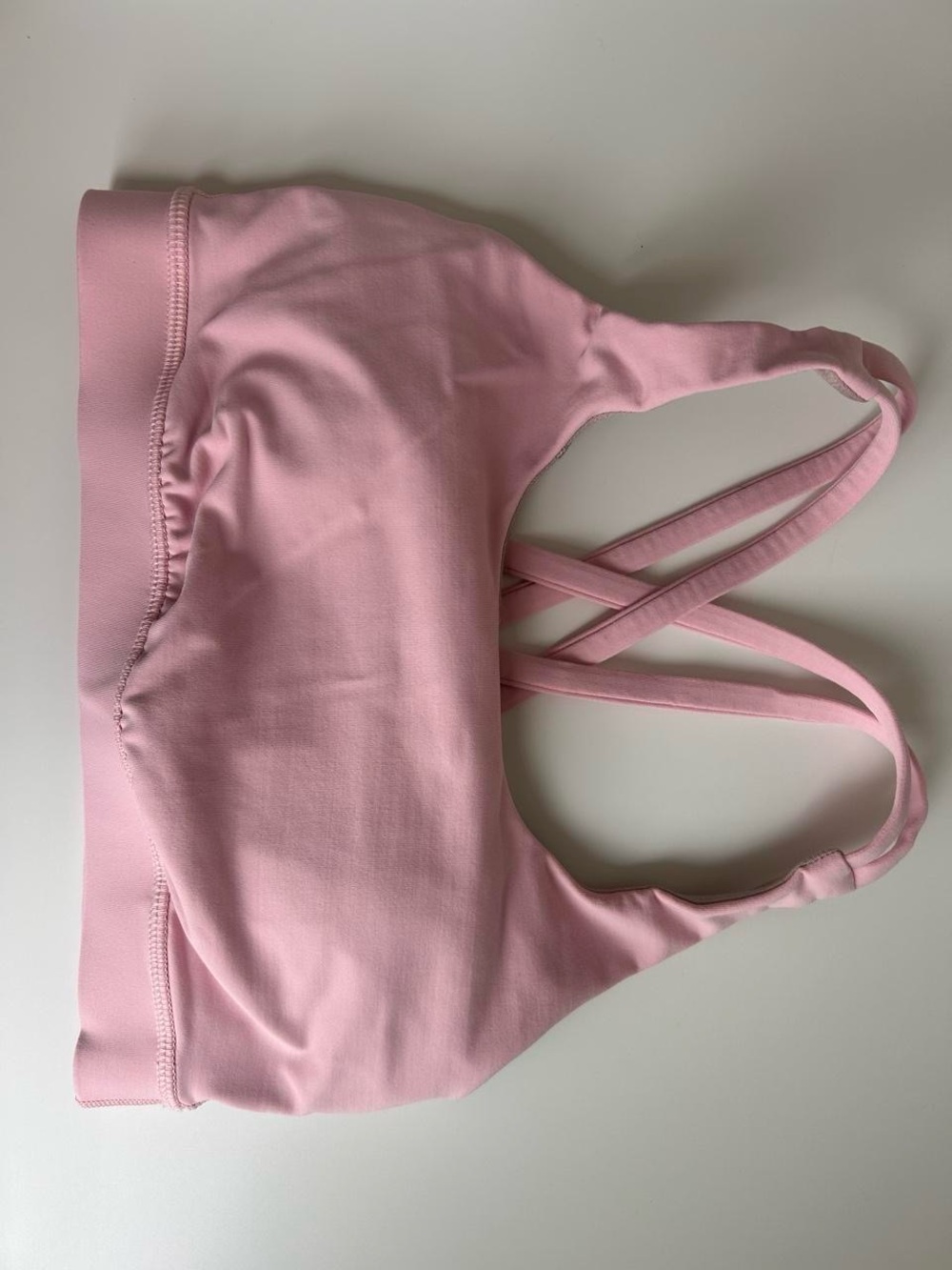 Lululemon pink strappy sports bra
Size 4
